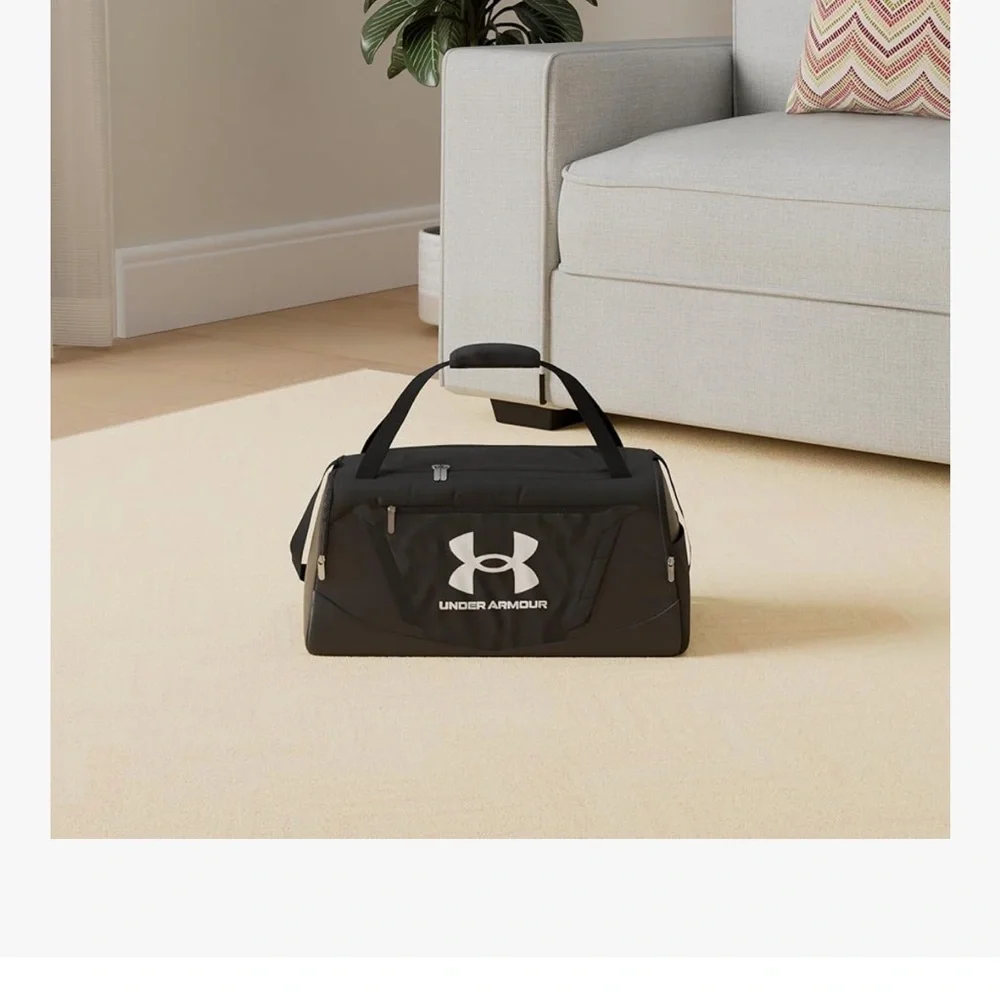 Under Armour Black Duffel Bag unisex size medium